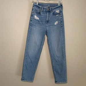 AE Mom Straight Jean